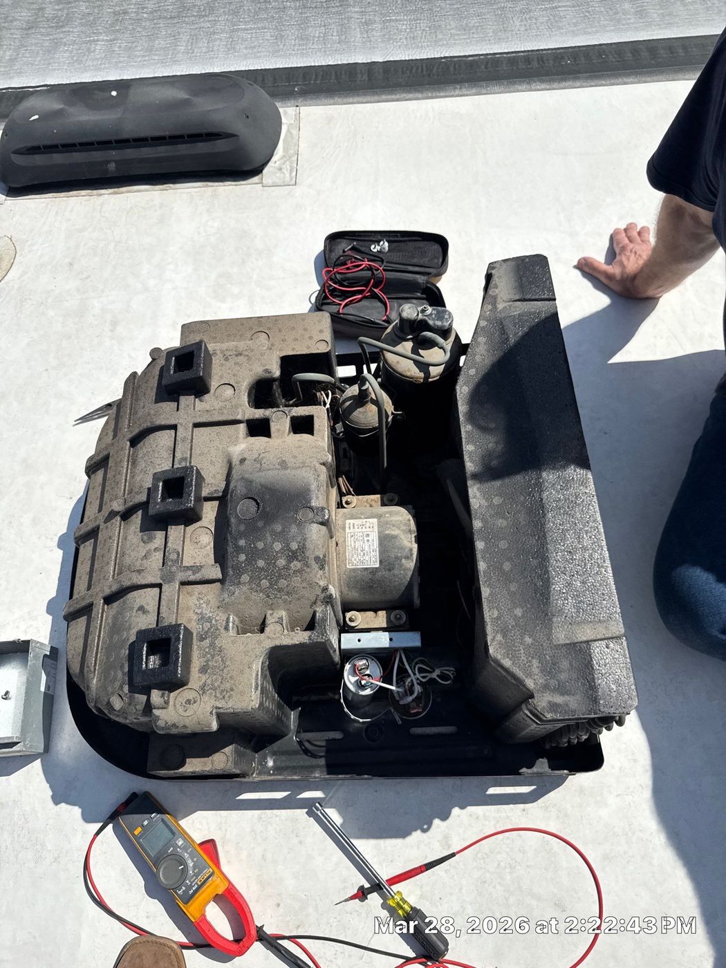RV rooftop air conditioner diagnosed and serviced on location